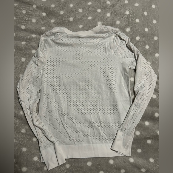 TWO lululemon breeze by long sleeve shirts - Picture 4 of 4